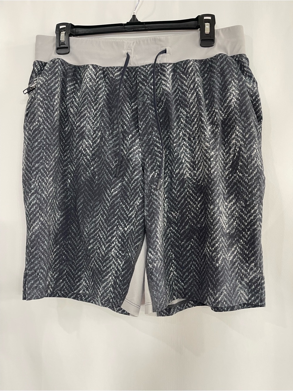 Lululemon Men’s T.H.E. Short 9” Gray Liner Athletic Running Gym Shorts